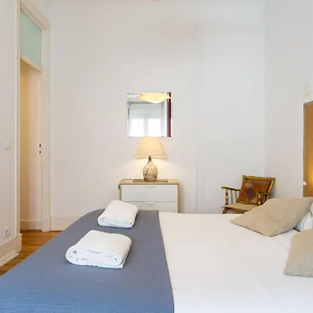 Principe Real 3 Bdr And Great Wi-Fi! דירה