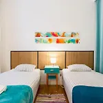 Principe Real Cool And Artistic 3 Bedrooms Flat! *