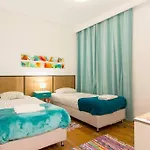 Principe Real Cool And Artistic 3 Bedrooms Flat!