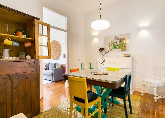 Principe Real Cool And Artistic 3 Bedrooms Flat! Апартаменты *