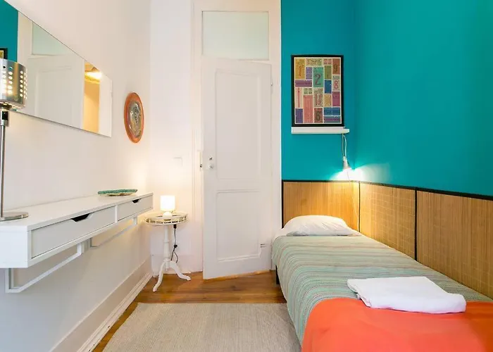Principe Real Cool And Artistic 3 Bedrooms Flat! *
