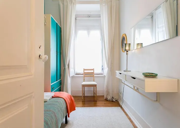 Principe Real Cool And Artistic 3 Bedrooms Flat! Лиссабон