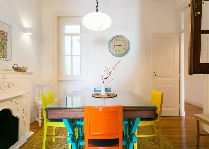 Principe Real Cool And Artistic 3 Bedrooms Flat! * Лиссабон