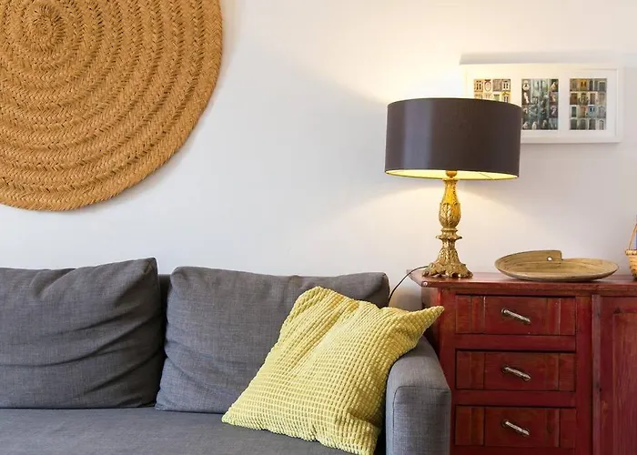 Principe Real Cool And Artistic 3 Bedrooms Flat! *